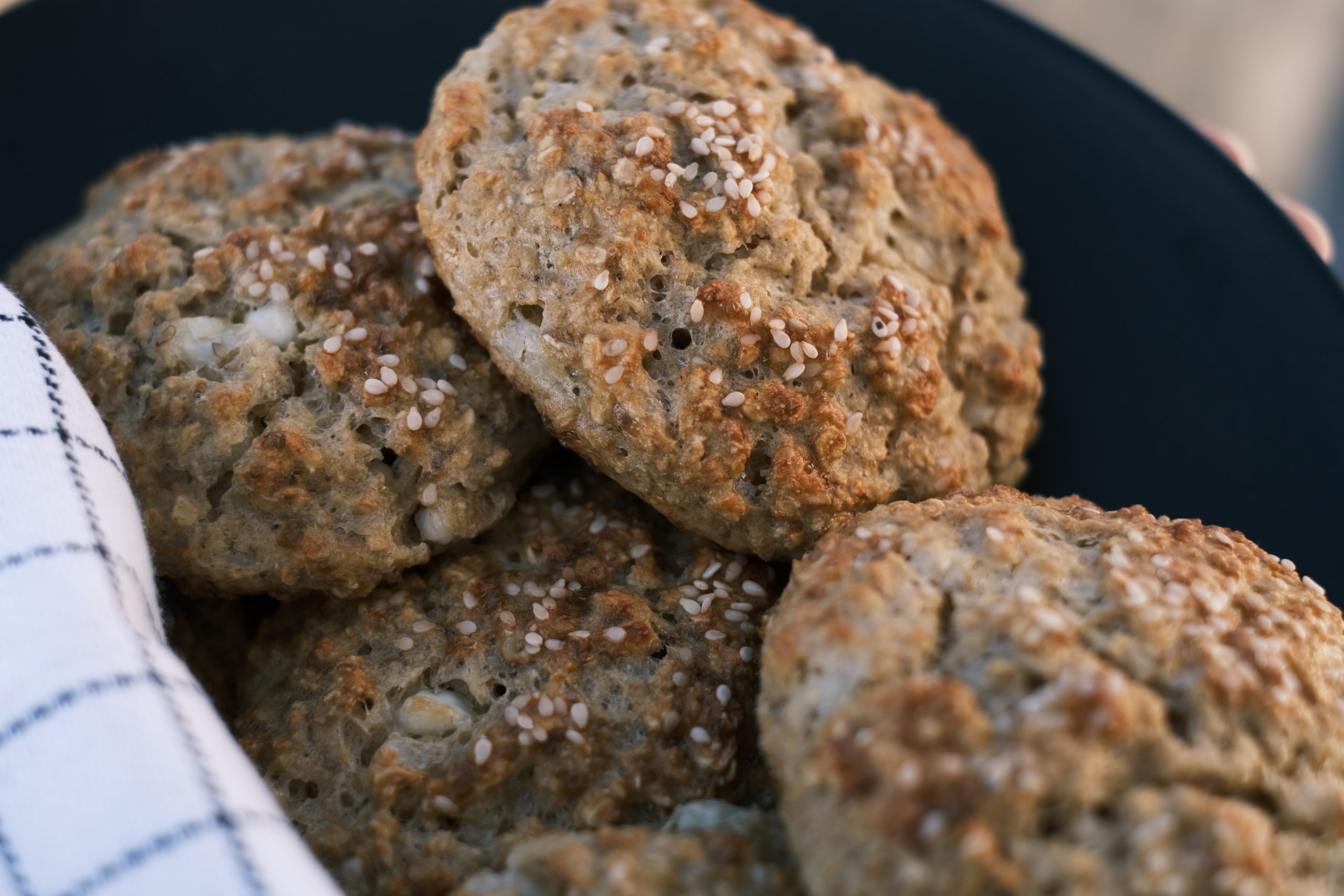 Havrerundstykker med cottage cheese Oppskrifter Margit Dale